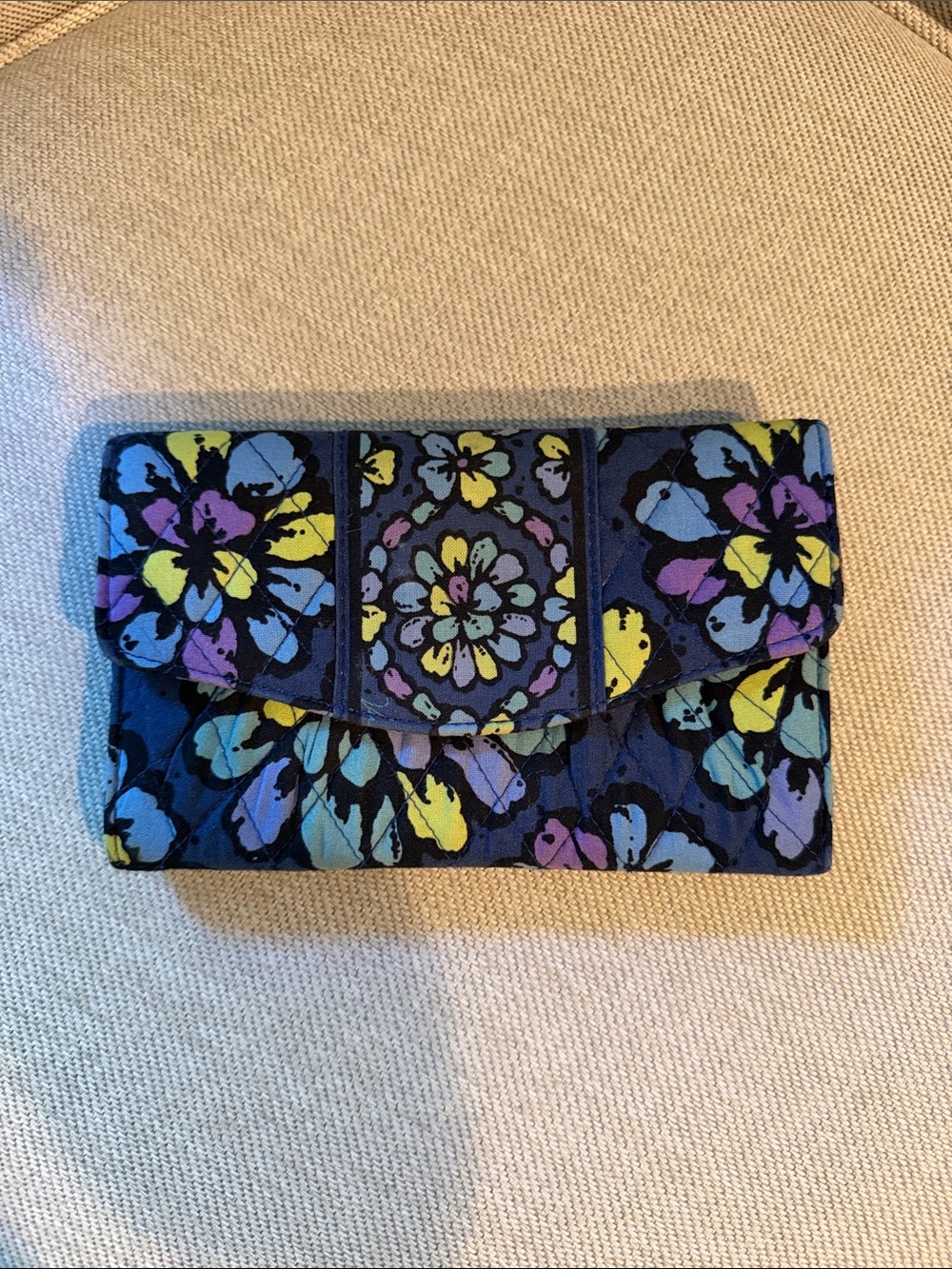 Vera Bradley VTG Floral Quilted Trifold Wallet Clutch early 2010